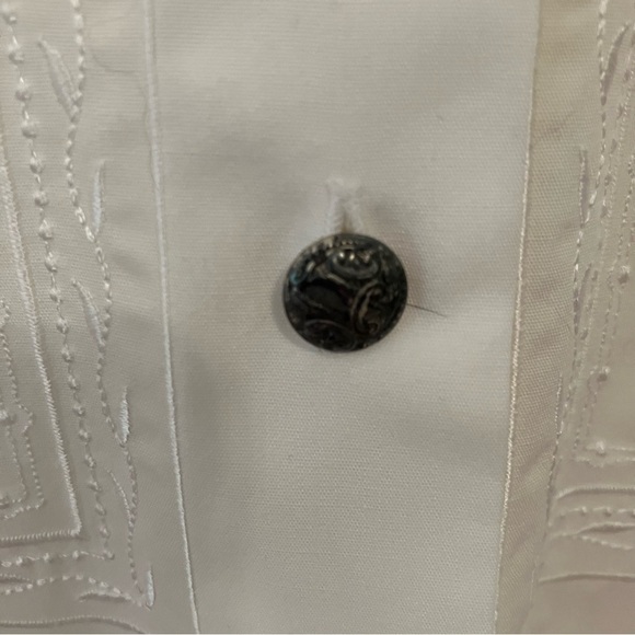 VTG Women’s Foxcroft White Embroidered Buttondown Sz. 4 Metal Buttons Cottage - Picture 3 of 8